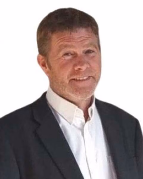 Stuart James